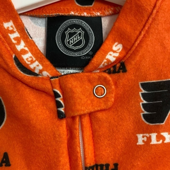 3/$20 NHL Licensed Philadelphia Flyers Footed Sleepwear Hockey Fan, 12M snug fit - Picture 3 of 11